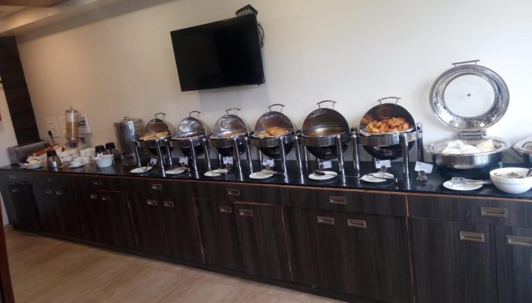 Clarks Inn Hampi Kamalapur Buitenkant foto